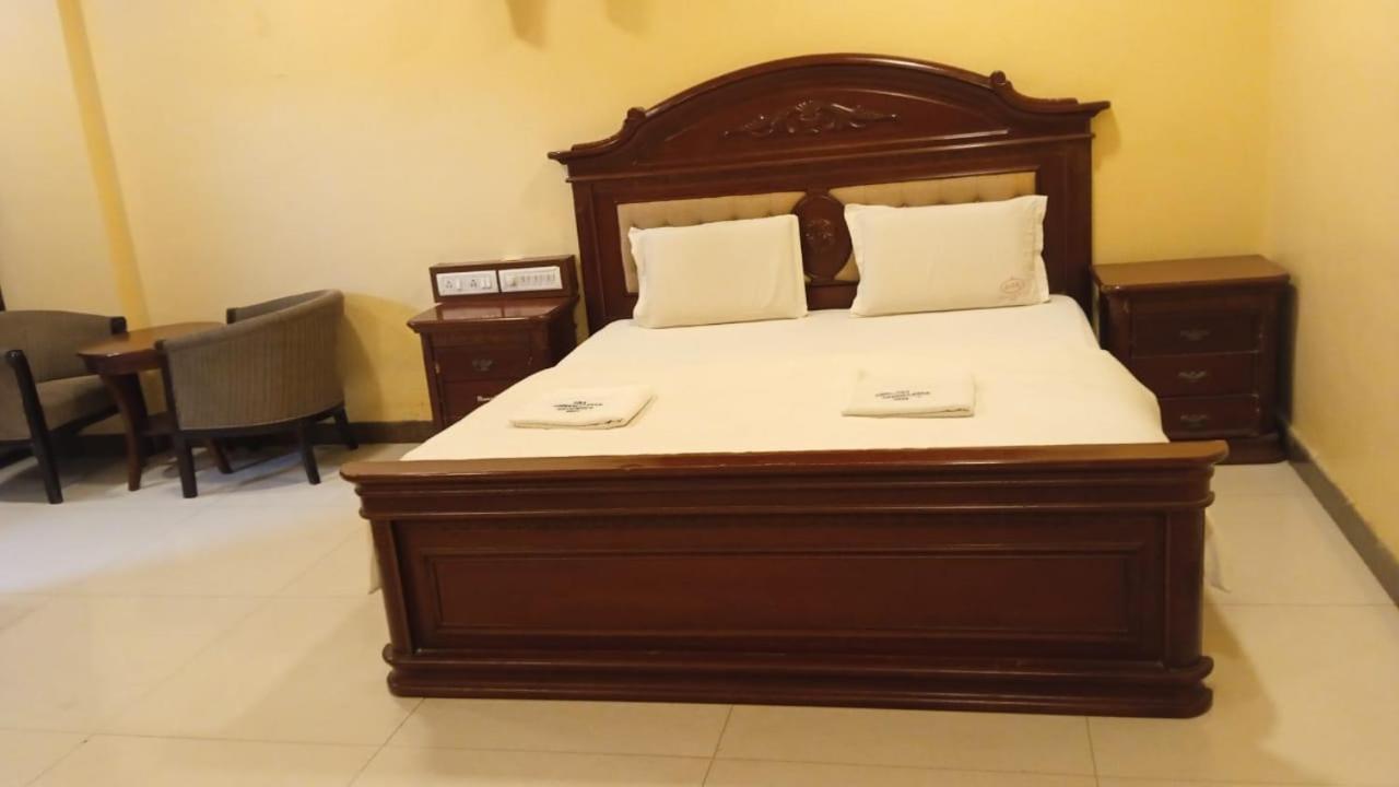 Sriannamalaiyar Residency Hotel Велор Екстериор снимка