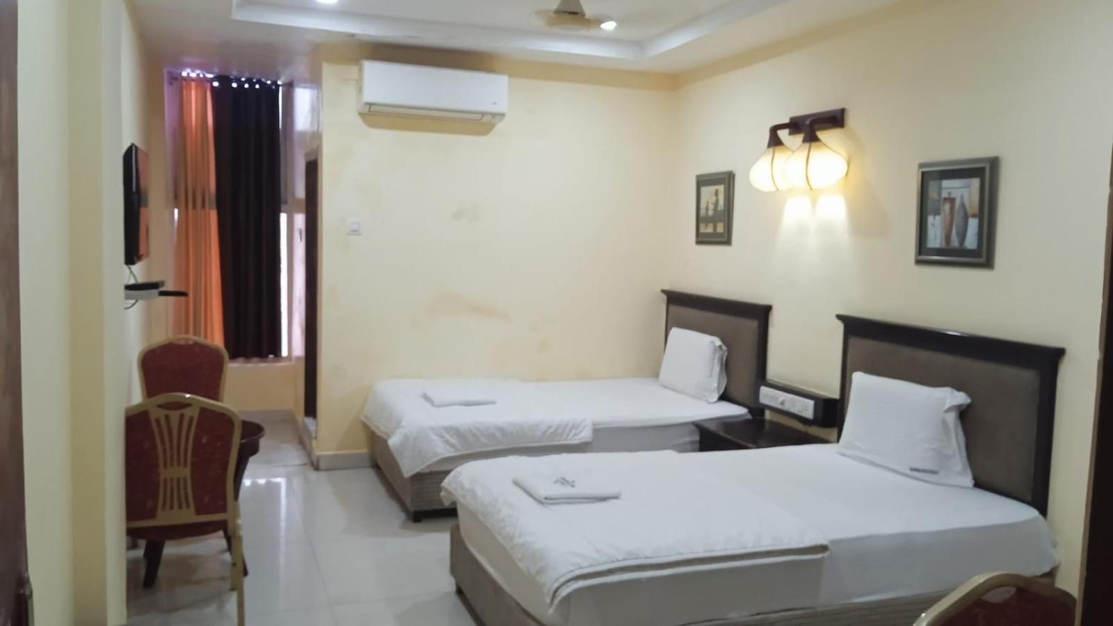 Sriannamalaiyar Residency Hotel Велор Екстериор снимка