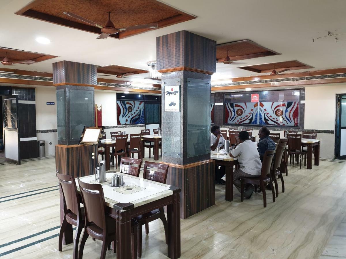 Sriannamalaiyar Residency Hotel Велор Екстериор снимка